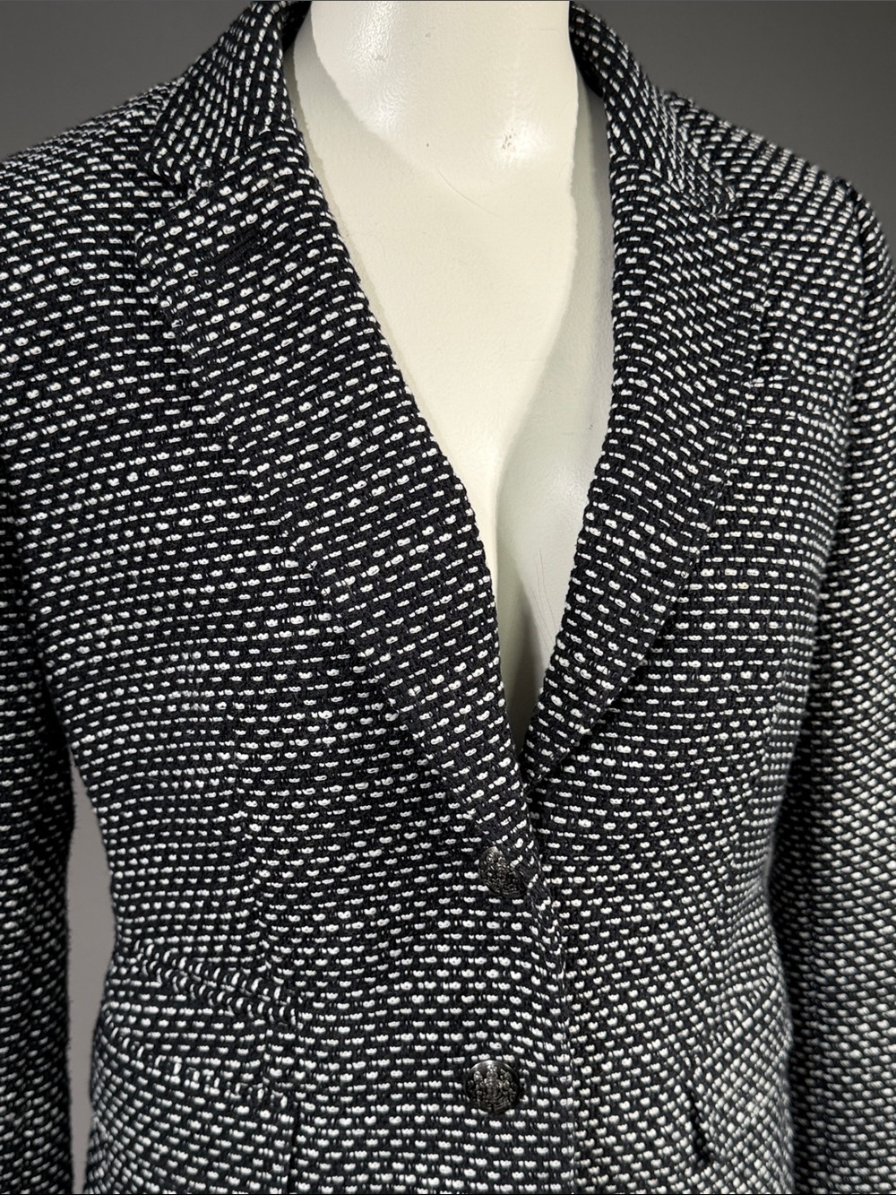 Banana Republic Black & White Knit Blazer (rack10) - Picture 3 of 13